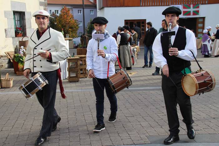 Auzolanaren fruitu, azoka 73 1541961667014