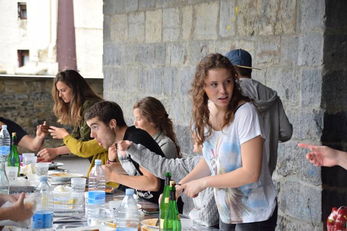 Irurako gazteak herriari bizia ematen 8 1469283679864