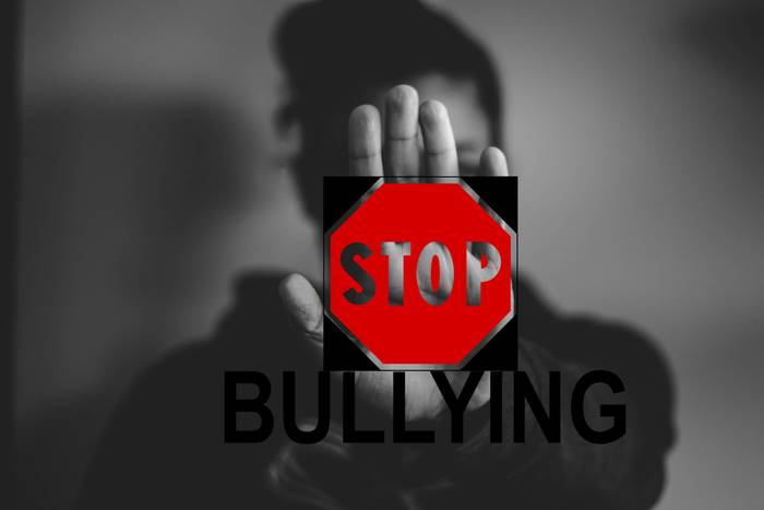 Indarkeriaren eta Jazarpenaren Aurkako Nazioarteko Eguna eskolan, ziberjazarpena barne