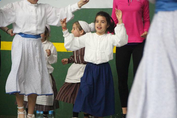 Txikienen oinak dantzan, fes 9 1527423291626