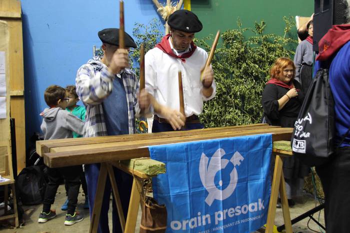 Euskal Jaia ospatzen ari dir 2 1539523907997