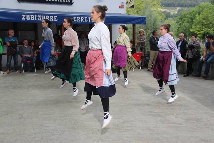 Ikaztegieta Pilareko eguna Sutarri 12 1476272115962