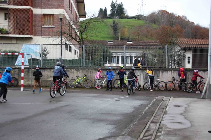 Haurrek kirol ezberdinak pro 54 1608389698387