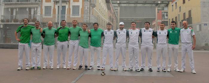 Eskualdeko pilotariak Bote Luzeko Euskal Herriko Txapelketako finalean