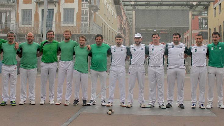 Eskualdeko pilotariak Bote Luzeko Euskal Herriko Txapelketako finalean