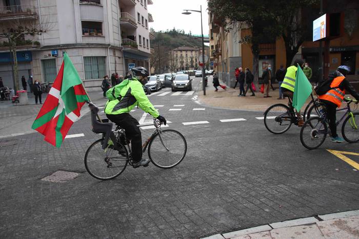 U30 Aldaketaldia bizikleta m 13 1612007016253