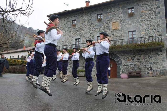 Talaiak tanten azpian ere da 22 1518353971138