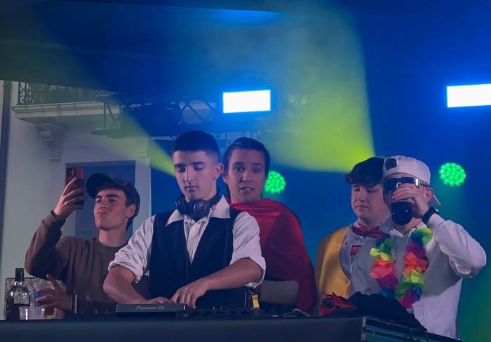 «Musika euskaldunagoa jarriko nuke karrozetan»