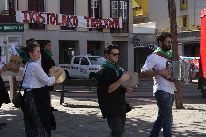 Gaztetxo, gazte eta bikoteen eguna 27 1474724093774