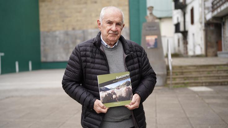«Liburua hein handi batean garai bateko artzaintzari begira eginda dago»