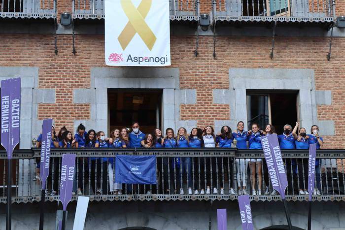 Tolosa urdinez jantzi da 50 1632073511316