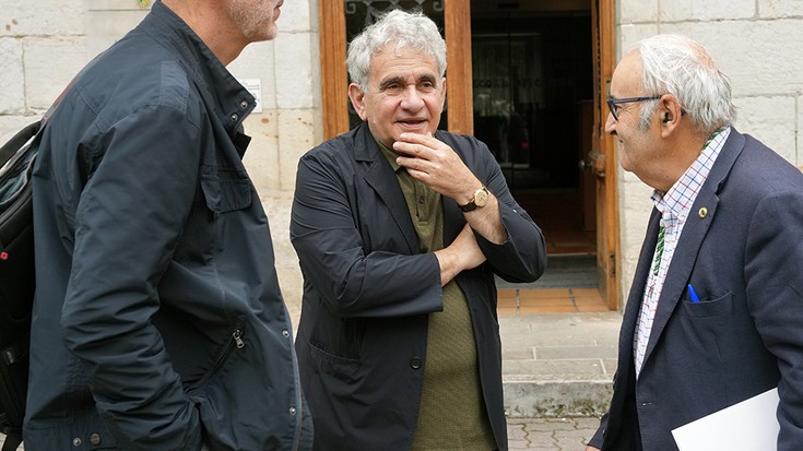Euskaltzain emeritu bilakatu da Atxaga