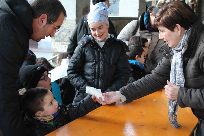 Errege magoak heldu dira esk 128 1546718733972