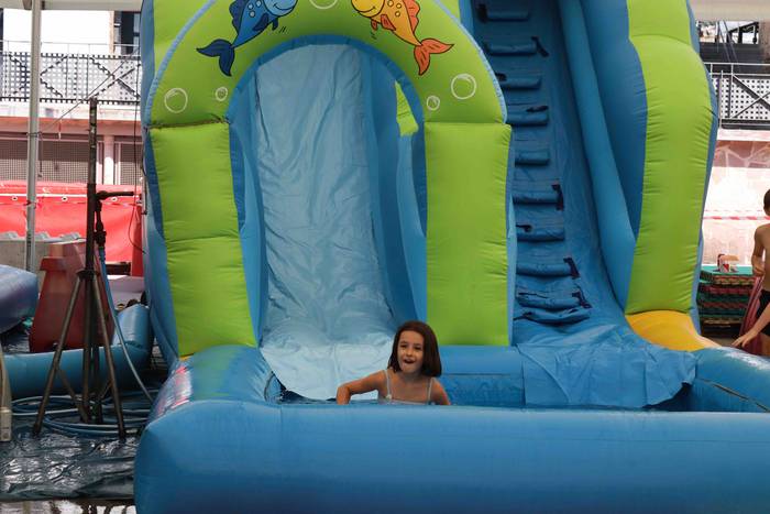 Saltoka eta jolasean pasatu  15 1660043072011