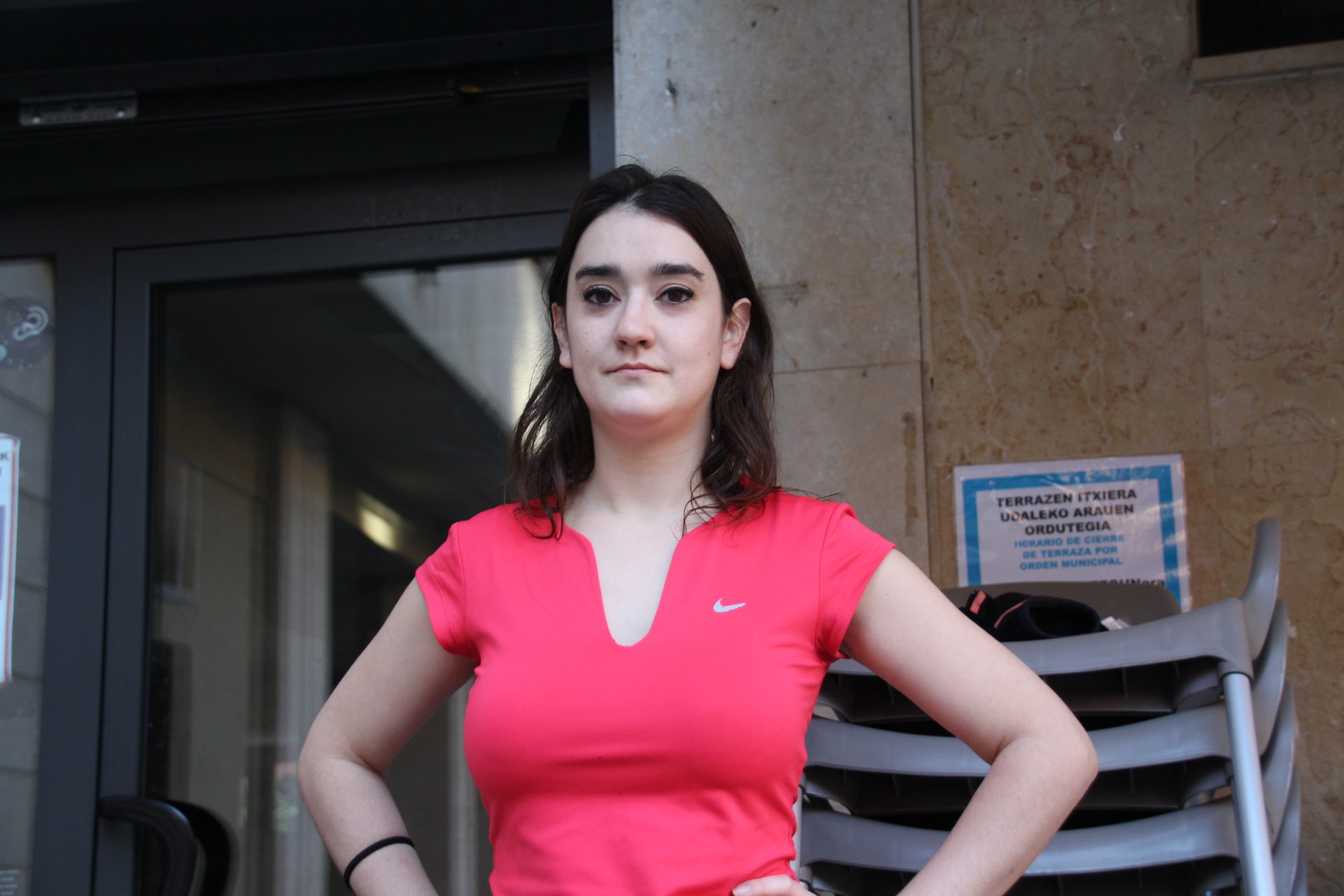 «Ia egunero neurri berriak ezartzen dizkigute, ezer garbi utzi gabe»