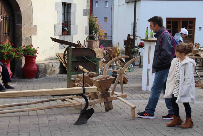 Auzolanaren fruitu, azoka 61 1541961459987