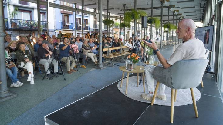 Ausardiak mugitzen du mundua