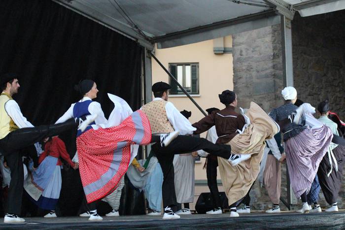 Irurako festak 2015 buruhandiak 62 1443465707379