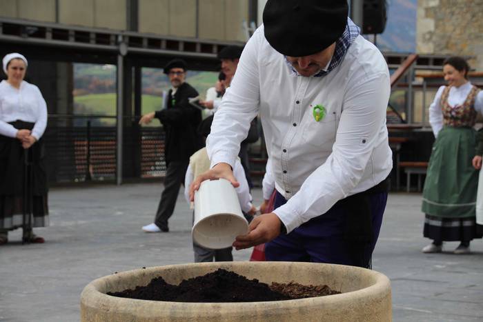 Auzolanaren fruitu, azoka 22 1541960814372