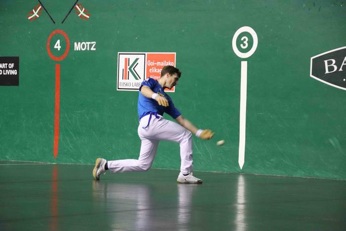 Jaka eta Artola, lehen postu 13 1576521581966