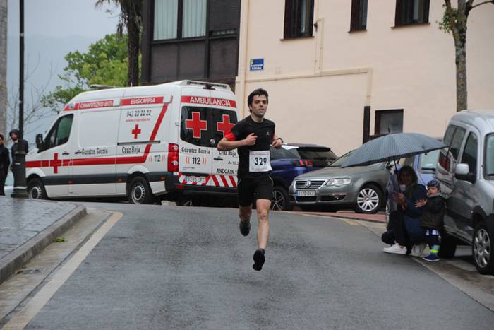 Aitziber Ibarbia eta Julen L 15 1493553804244