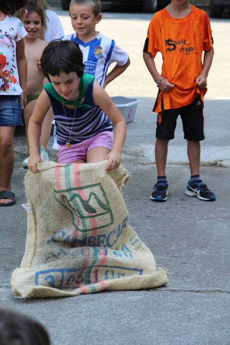 Festak hastearekin batera, j 36 1502727451947