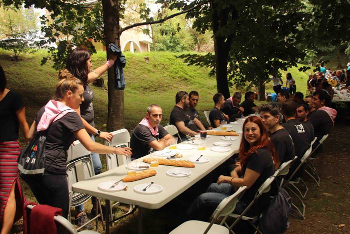 Kuadrillan bazkaltzea bezala 61 1564494497367