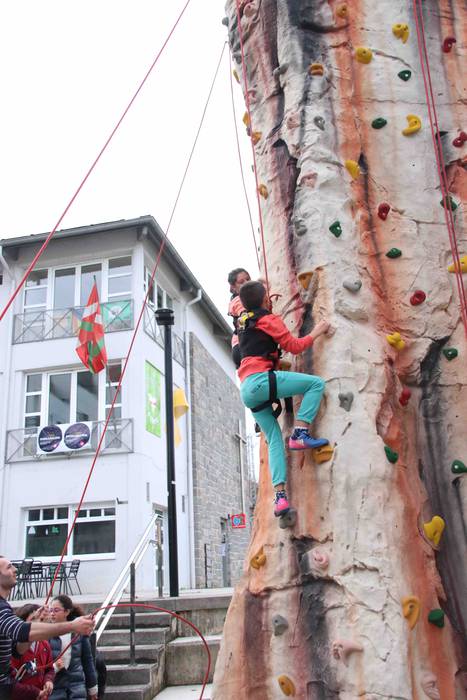 Gau Krosaren aurretik umeak protagonista 41 1544893319941