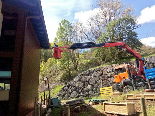 Udaletxeko, kultur etxeko eta frontoiko teilatuetan moldaketa lanak