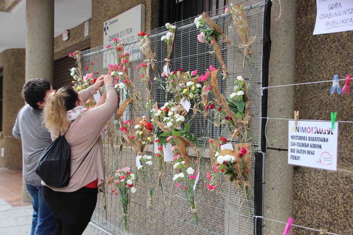 Esker hitzak, loreekin 27 1592050829654