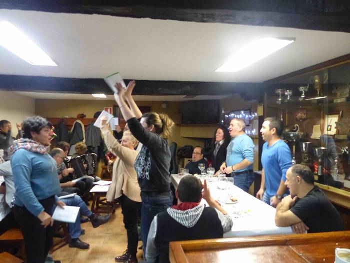 amezketa kantu afaria euskaraldia 15 1543915903408