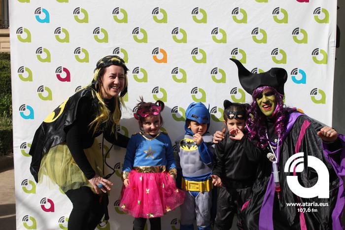 Photocoll-ean jartzeak saria 39 1488130098467