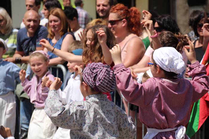 Artisau eta janari azoka iruran 14 1465128724957