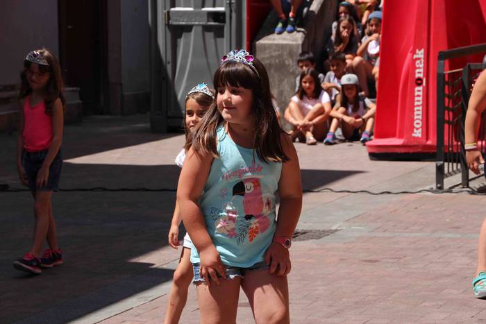 Tripa beteta, dantzan pasa d 35 1563205331357