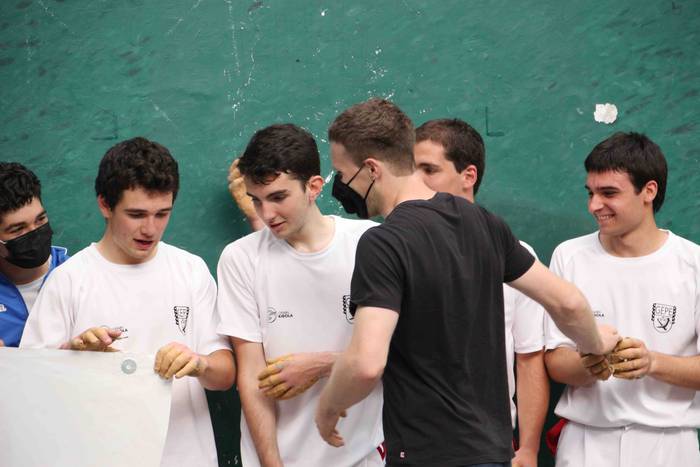 Alegiarrek ezin izan dute Oi 64 1623500205527