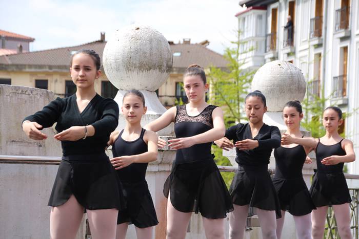 Barandari helduta dantzan 23 1523801371336