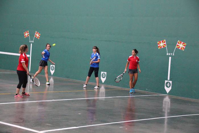 Ikuskizun handia ikusi da Bidaniako frontoian 54 1472230664456