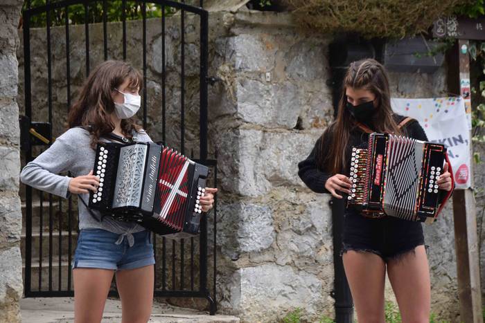 Festari itxura ematen, musik 6 1627663331552