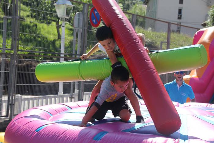 Eulia jaitsi aurretik, haurren dibertsioa 8 1471950037517