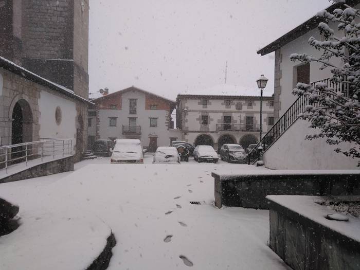 Elkartasun uholdea, elurtea  17 1515430014836