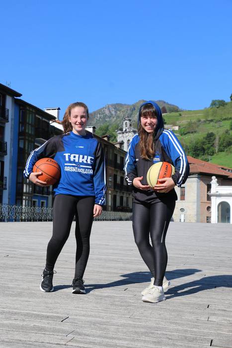 Arropa berria atera du TAKE  5 1651169476424