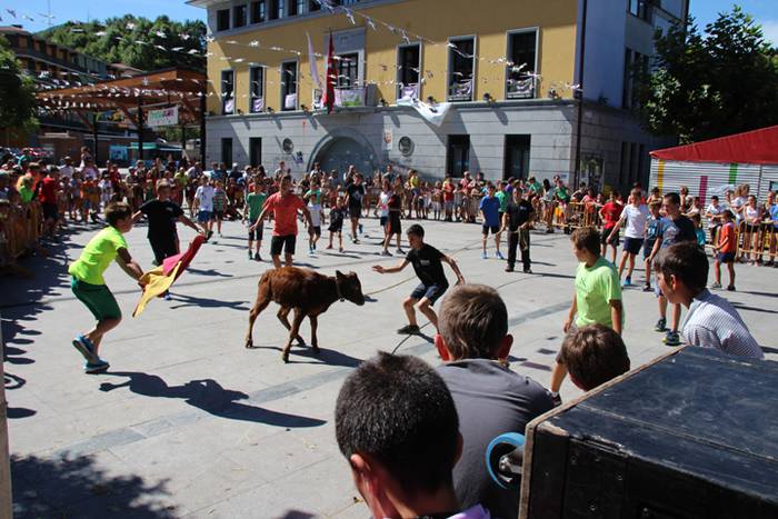 Gazteen festa egarriak ez du etenik 25 1472122577626