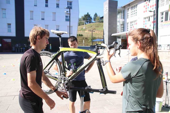 Abiatu da Mugikortasun Astea 6 1537011640384