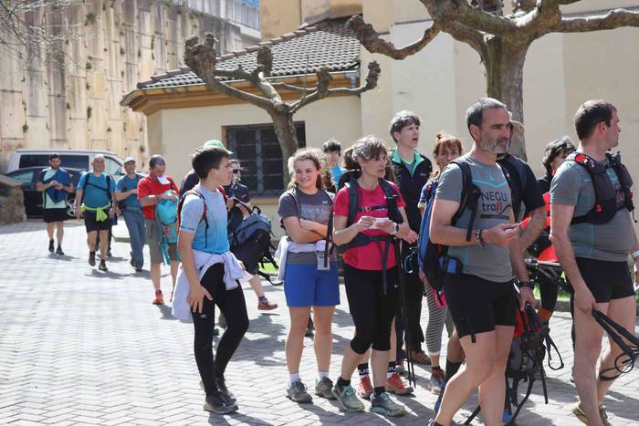 Aizkardi mendi martxa izan d 25 1648391812716