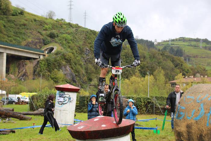 Bi gurpilen gainean  41 1491138619286