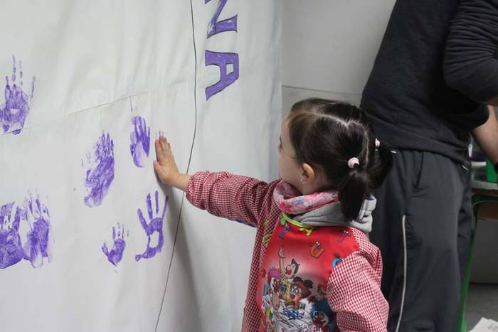 Azaroak 25 Ikaztegietako eskolan murala 6 1448454563397