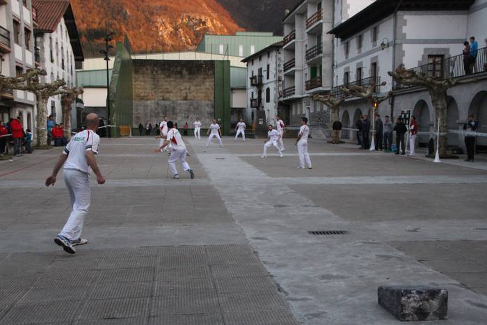 Bote luzea Amezketan 15 1459595161902