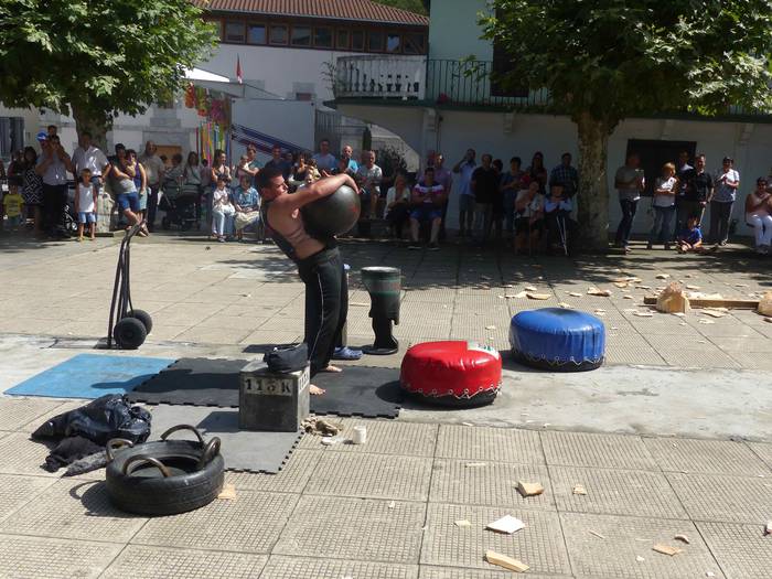 Kultura edo kirola, guztiak  127 1535470301883