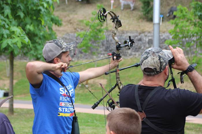 Arku-tiraketa Bihotzez elkar 10 1498391856393