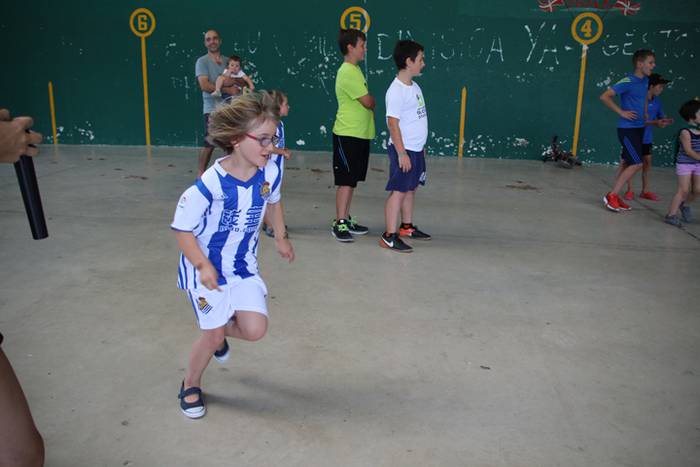 Festak hastearekin batera, j 53 1502727560691